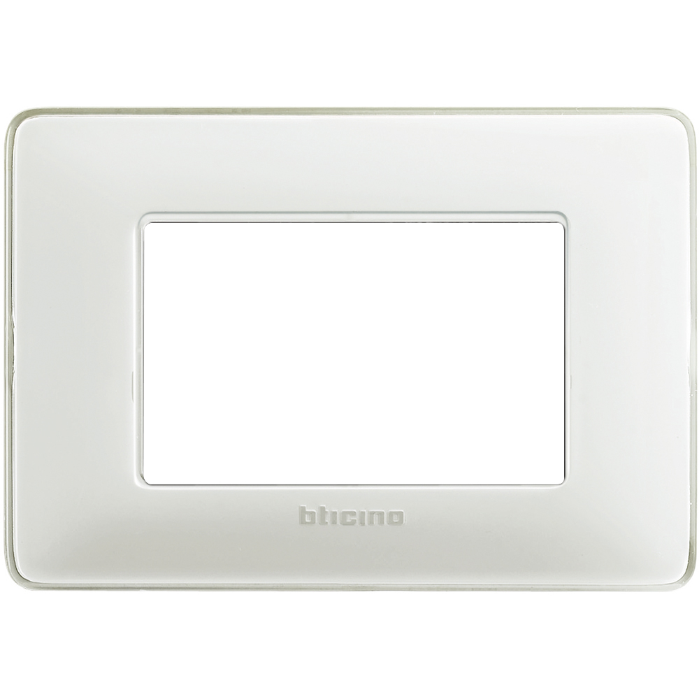 Misbrico_placca bianco ghiaccio 3 moduli bticino matix