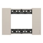 Placca Living Now 3 moduli sabbia Bticino